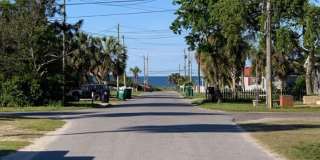 PCB Rental 3 BR / 1 BA - Convenient to it all! Gallery 1