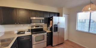 2232 N CYPRESS BEND Drive Gallery 1