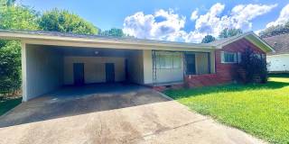 Beautifully Renovated 3-Bedroom Home in Downtown Brandon! Gallery 1