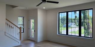 Gorgeous Brick 3 bed/3 bath Rental Available! Gallery 13