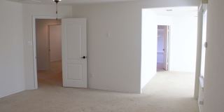 3-BEDROOM IN WOODS OF ALON Gallery 22