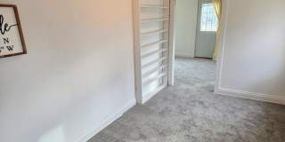 1526 Rapids Street Gallery 16