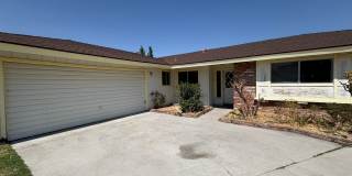 Home with Mountain Views Gallery 1