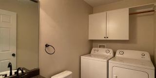 Foxchase Subdivision! END UNIT CLOSE TO COMMUNITY POOL Gallery 7