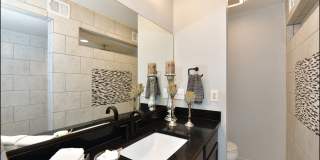 31 STRATFORD HALL Circle Gallery 38