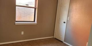 Charming 5 Bedroom!! Gallery 3