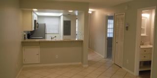 2/2 Condo Screen Porch, Pool Complex Gallery 3