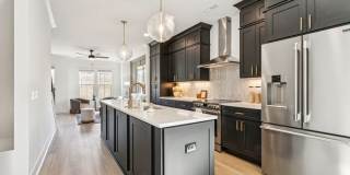 5015 Grayton Alley Gallery 8