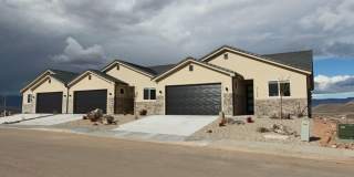 LIKE NEW: 2170+ SQFT and majestic VIEWS  3 Br 2.5 Ba 2 Car garage Gallery 1