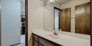 Beautiful Two-Story 3bed/2bath Townhome Available in Westside Norman!! Gallery 17