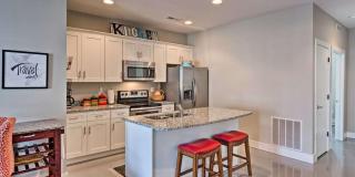 1117 Greenwood Alley Gallery 24