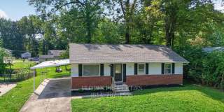 Modern Finishes & Hardwood Floors – 4BR Columbus Gem Gallery 44