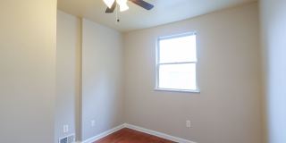 Newly renovated 3 bed 1.5 bath, central air Gallery 20