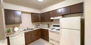 Chalet Villa Apartments Gallery 34