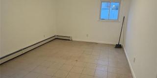 225 W Marshall Street Gallery 7