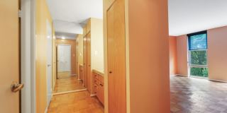 UNIQUE ONE BEDROOM AND DEN CONDO IS NOW AVAILABLE IN THE HIGHLY DESIREABLE PARKSIDE PLAZA CONDOMINIUM Gallery 14