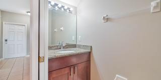 Move-In Ready! 2 BED/2.5 BATH END UNIT in Cypress Landing! Gallery 10