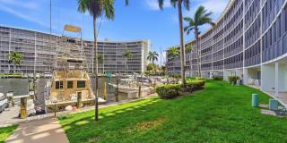 1427 E Hillsboro Boulevard Gallery 1