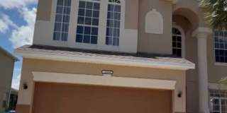 5 bedroom, 3.5 bath Pool Home Gallery 3