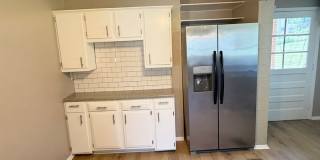 3 Bed, 1.5 Bath in Overbrook/ Brookline for rent- Huge yard and great layout! Gallery 9