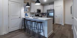 Cove at Covington Center - Apartments & Townhomes Gallery 21