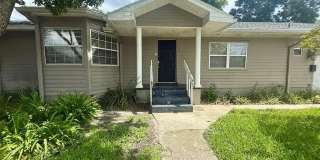 702 AVENUE H NE Gallery 3
