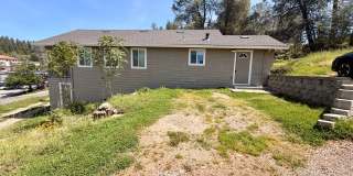Updated 2 Bedroom 1 Bathroom in Grass Valley Gallery 4