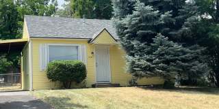 Charming 2 Bedroom, 1 Bath House with Fenced Yard, Carport & Laundry Hookups Gallery 1