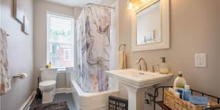 Stunning South Side 3BR - Skyline Views, Master Suite & Finished 3rd Floor Gallery 18