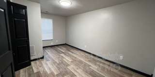 704 N Kansas Expy Gallery 9