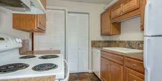 2034 Minor Apartments Gallery 12