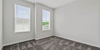 BRAND NEW Townhome located in Westside Bend! MUST SEE! Gallery 20