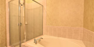 Wow!!! VISTA LAKES 4br 2ba POOL HOME with FENCED YARD... Pool & Lawn care included. Gallery 16