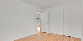 917 N Institute Street Gallery 15