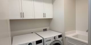 Smart, Modern 4-Bedroom Townhome Near Disneyland & Major Freeways Gallery 12