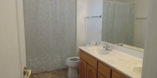 Unfurnished Free Standing home in a comfortable cul-de-sac Gallery 20