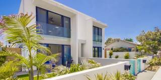 Luxury Coastal Townhome | Private Rooftop + Private Garage | Steps to the Beach Gallery 1