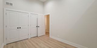 3829 N Southport Gallery 5