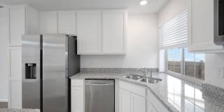 Charming 3BR House in Commerce City Charming 3BR House in Commerce City Gallery 4