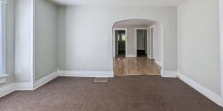 PRELEASING for AUGUST! Close to Campus; In-Unit Washer and Dryer Gallery 5