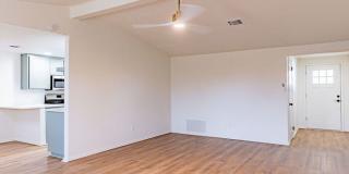 600 Southeast 38th Street Gallery 12