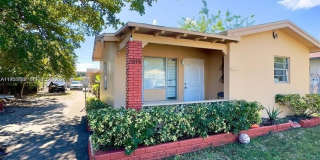 1814 Washington St Gallery 1