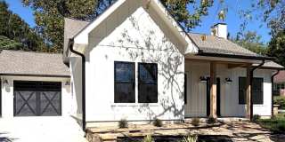 Newly built, 2 bedroom 2 bath with office space, downtown Hendersonville area Gallery 1