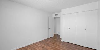 1664 E DEL RIO Drive 1664 E DEL RIO Drive Gallery 19