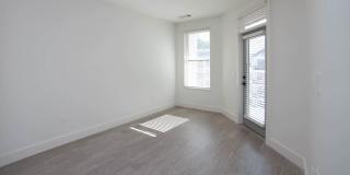 Luna Upper Westside Gallery 21