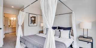 The Lorient Gallery 13