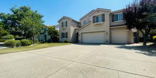 Beautiful 6 Bed, 3 Bath on court in Brentwood Gallery 1