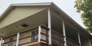 Large 1 Bed Upstairs Unit with Lots of Outdoor Living Space Gallery 1