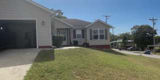 3 Bedroom, 2 Bath Home for RENT in Hollister, MO Gallery 1