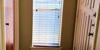 Gated Condo Off of Oltorf with Extra Large Private Balcony Gated Condo Off of Oltorf with Extra Large Private Balcony Gallery 4